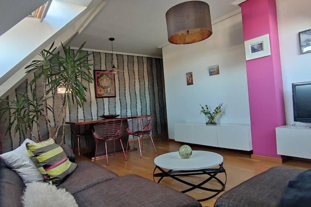Atico Mirador Del Naranco, Parking Gratuito, Wifi, Zona Residencial Appartement Oviedo Buitenkant foto
